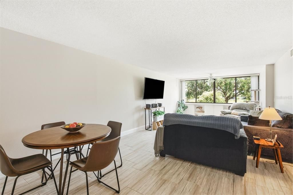 En Venta: $179,000 (2 camas, 2 baños, 1050 Pies cuadrados)