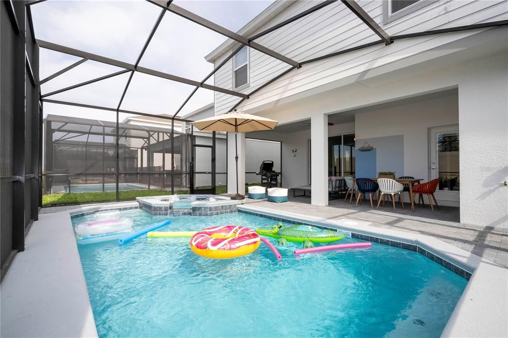 En Venta: $740,000 (7 camas, 5 baños, 3234 Pies cuadrados)