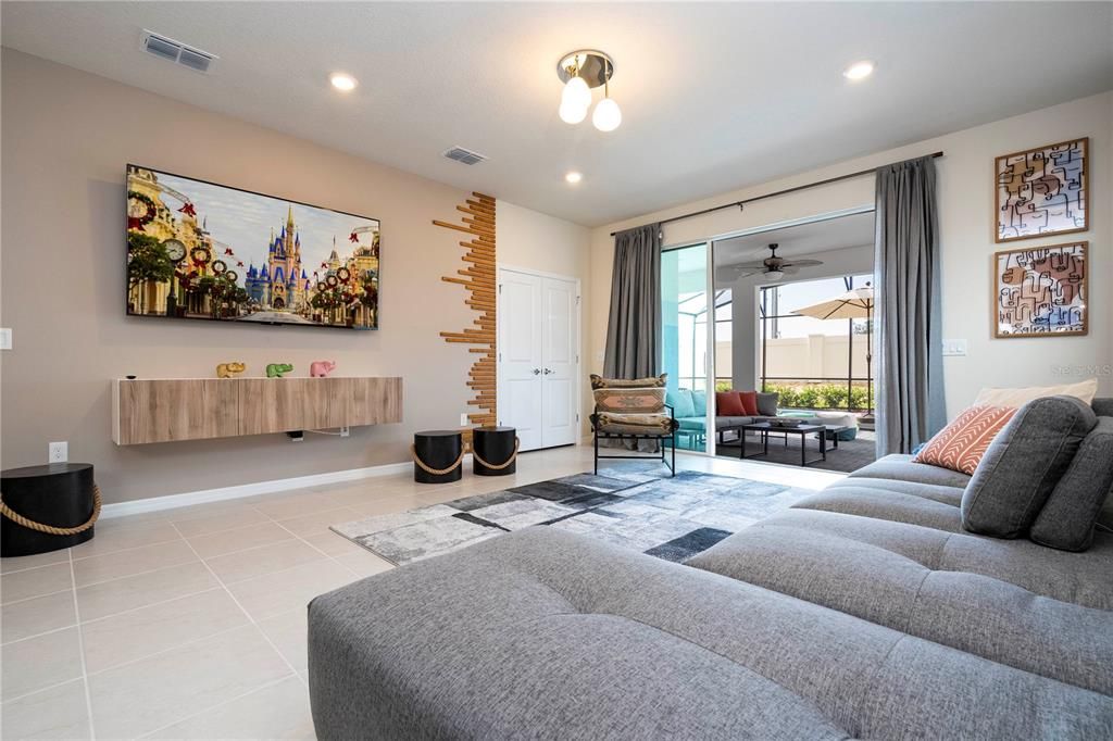 En Venta: $740,000 (7 camas, 5 baños, 3234 Pies cuadrados)