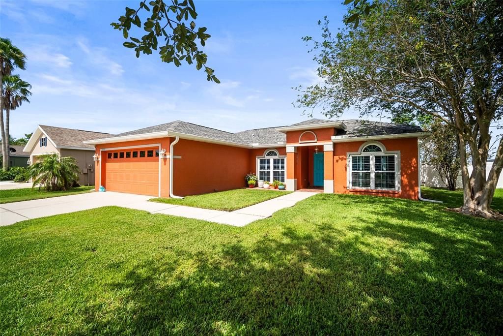 En Venta: $345,000 (4 camas, 2 baños, 1565 Pies cuadrados)
