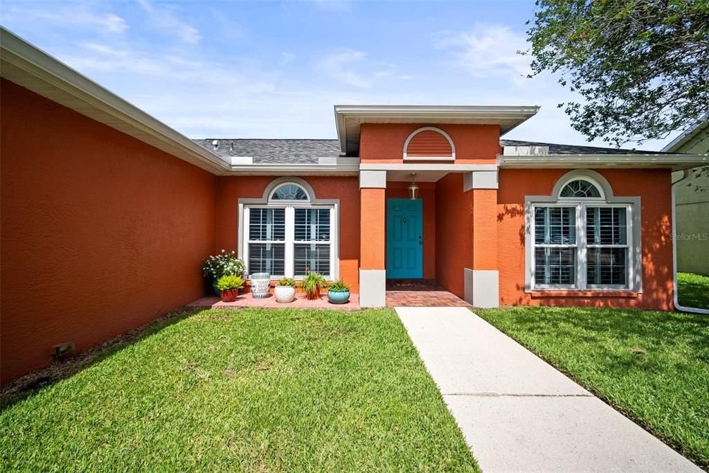 En Venta: $345,000 (4 camas, 2 baños, 1565 Pies cuadrados)