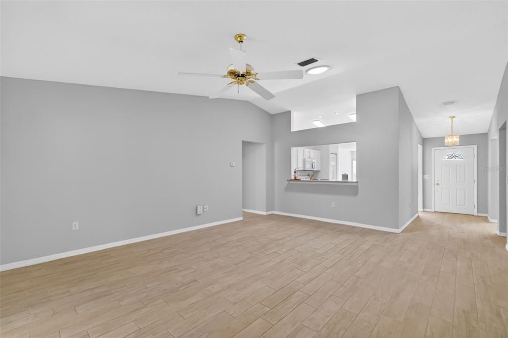 На продажу: $298,000 (2 спален, 2 ванн, 1507 Квадратных фут)