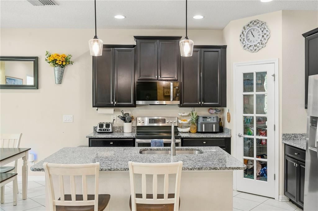 На продажу: $379,999 (3 спален, 2 ванн, 1489 Квадратных фут)