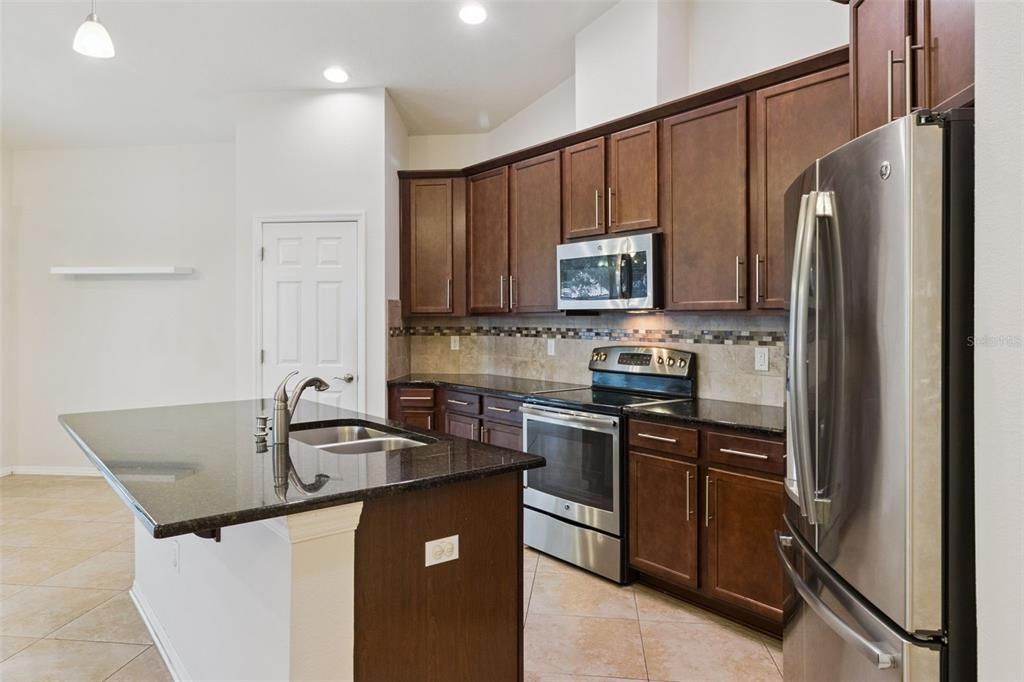 En Venta: $370,000 (3 camas, 2 baños, 1753 Pies cuadrados)
