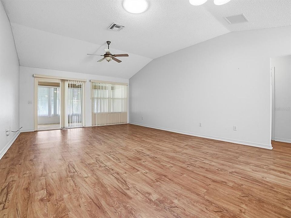 На продажу: $325,000 (3 спален, 2 ванн, 1454 Квадратных фут)