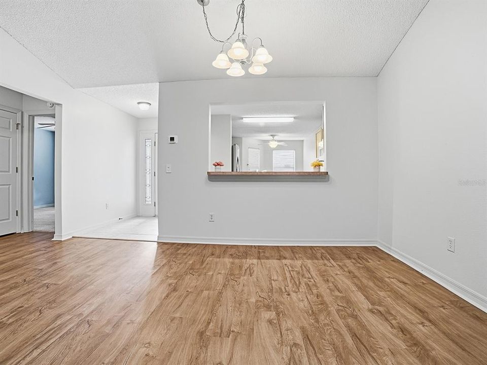 На продажу: $325,000 (3 спален, 2 ванн, 1454 Квадратных фут)