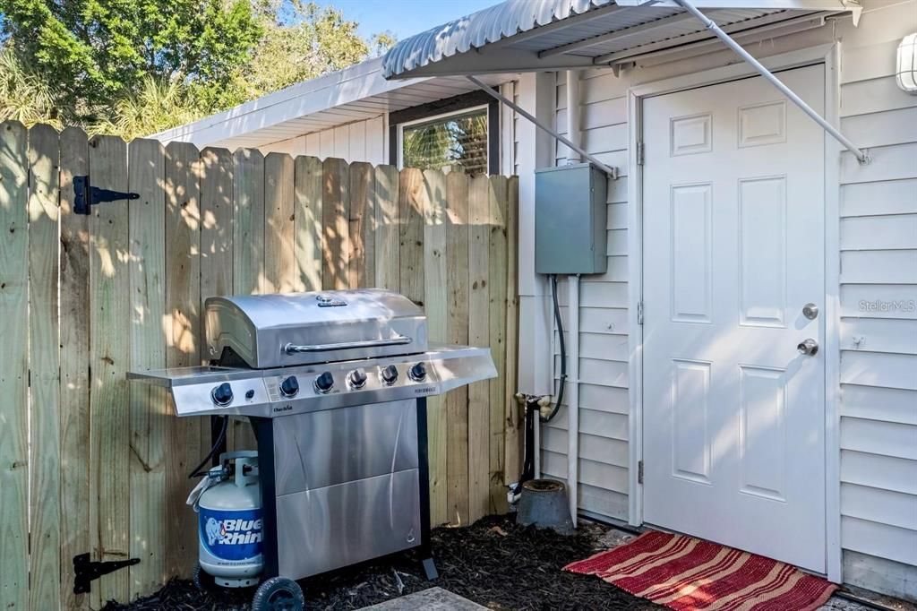 For Sale: $759,000 (5 beds, 3 baths, 2219 Square Feet)