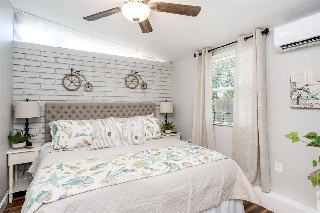 For Sale: $759,000 (5 beds, 3 baths, 2219 Square Feet)