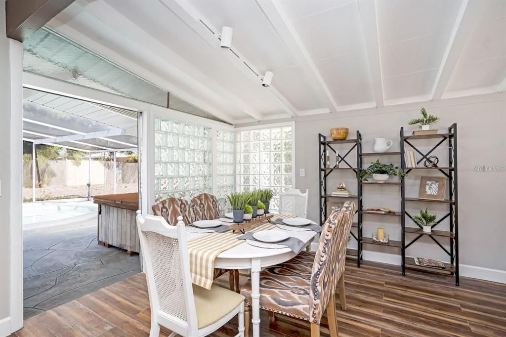 For Sale: $759,000 (5 beds, 3 baths, 2219 Square Feet)