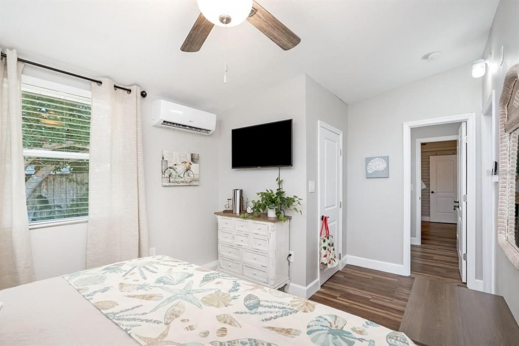 For Sale: $759,000 (5 beds, 3 baths, 2219 Square Feet)