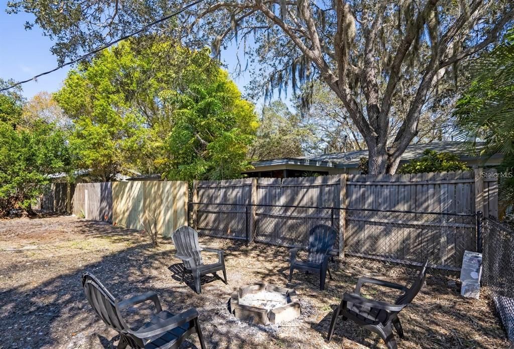 For Sale: $759,000 (5 beds, 3 baths, 2219 Square Feet)