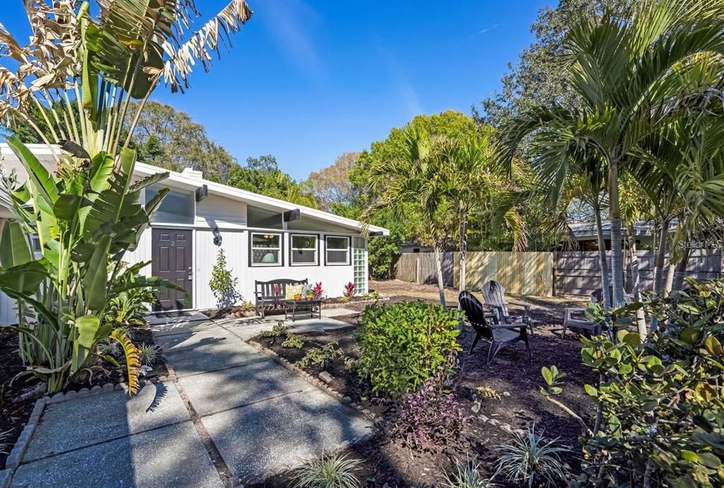 For Sale: $759,000 (5 beds, 3 baths, 2219 Square Feet)
