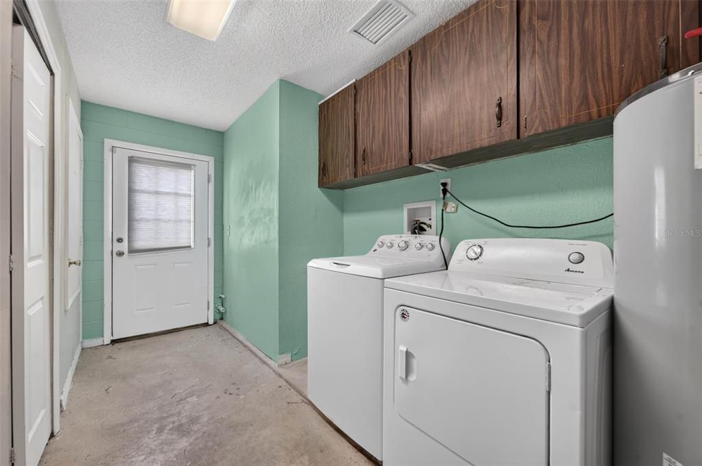 For Sale: $265,000 (3 beds, 2 baths, 1862 Square Feet)