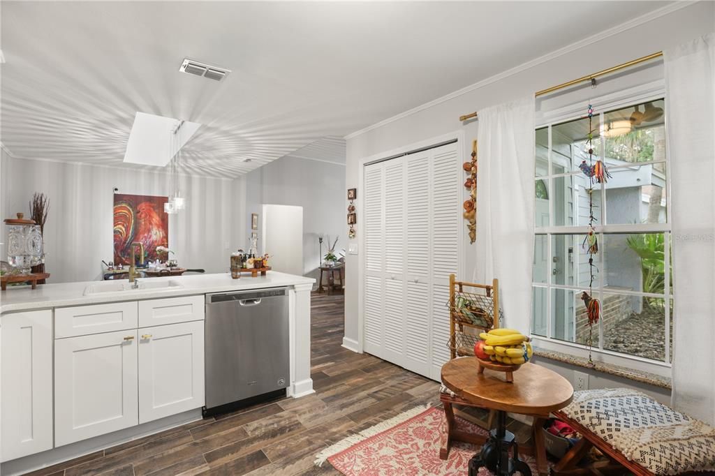 For Sale: $360,000 (3 beds, 2 baths, 1351 Square Feet)