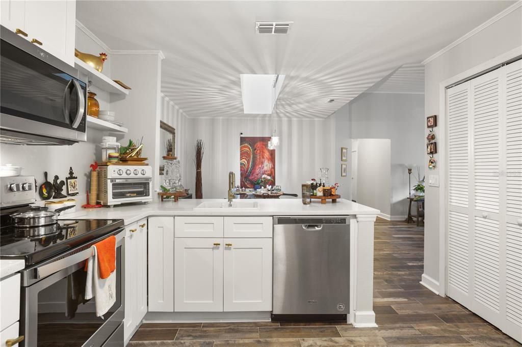 For Sale: $360,000 (3 beds, 2 baths, 1351 Square Feet)