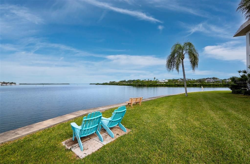 For Sale: $624,900 (2 beds, 2 baths, 1186 Square Feet)