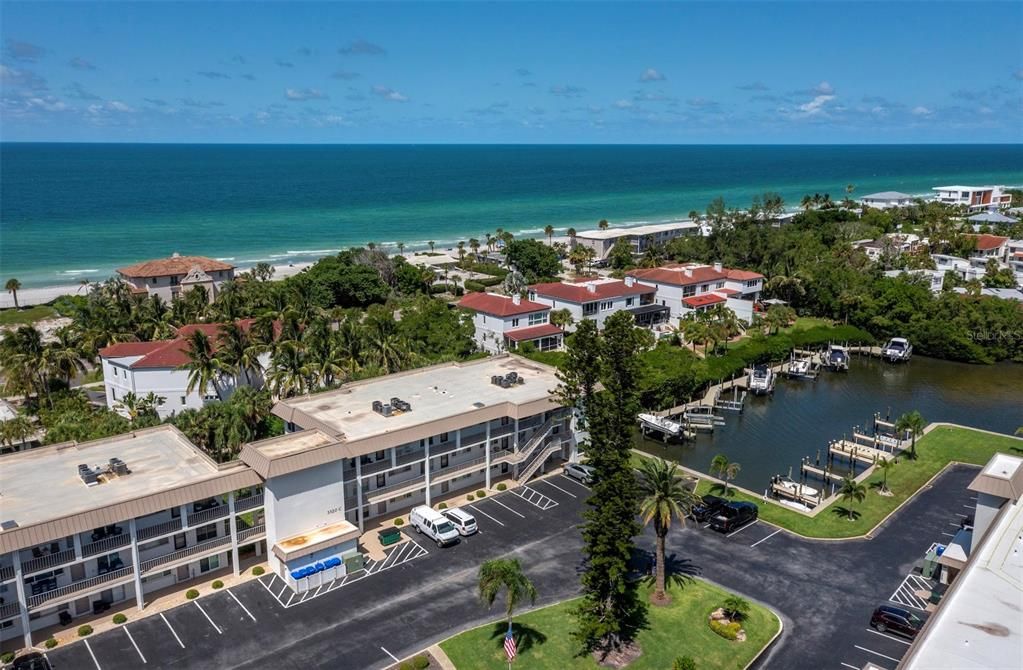 For Sale: $624,900 (2 beds, 2 baths, 1186 Square Feet)