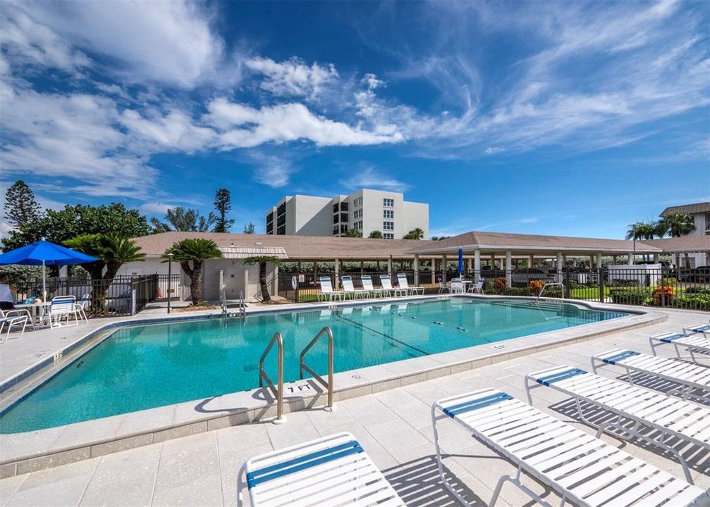 For Sale: $624,900 (2 beds, 2 baths, 1186 Square Feet)