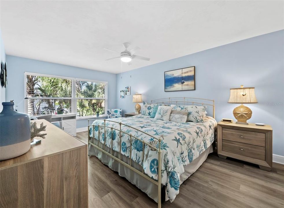 For Sale: $624,900 (2 beds, 2 baths, 1186 Square Feet)