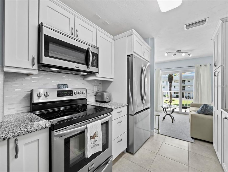 For Sale: $624,900 (2 beds, 2 baths, 1186 Square Feet)