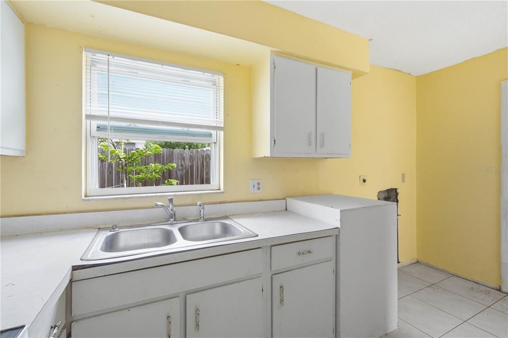 En Venta: $375,000 (4 camas, 2 baños, 1650 Pies cuadrados)