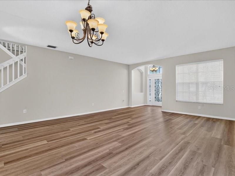For Sale: $550,000 (4 beds, 3 baths, 2853 Square Feet)