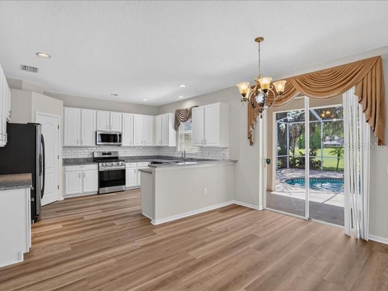 For Sale: $550,000 (4 beds, 3 baths, 2853 Square Feet)