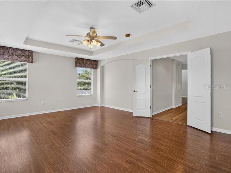 For Sale: $550,000 (4 beds, 3 baths, 2853 Square Feet)