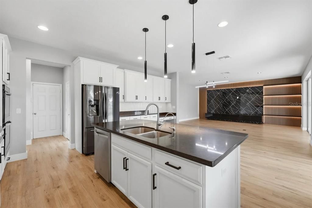 For Sale: $779,000 (4 beds, 3 baths, 2769 Square Feet)