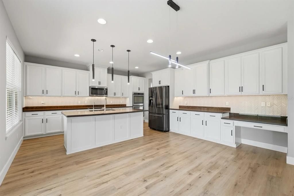 For Sale: $779,000 (4 beds, 3 baths, 2769 Square Feet)