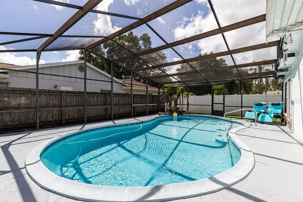 En Venta: $360,000 (2 camas, 2 baños, 1704 Pies cuadrados)