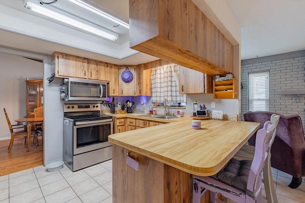 En Venta: $360,000 (2 camas, 2 baños, 1704 Pies cuadrados)