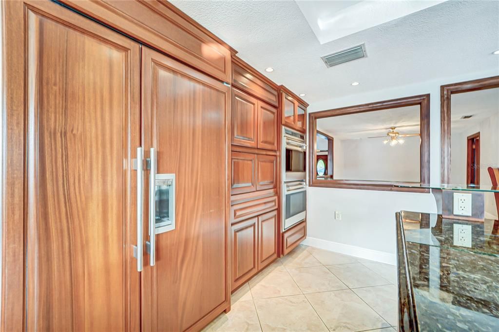В аренду: $5,000 (5 спален, 3 ванн, 4981 Квадратных фут)