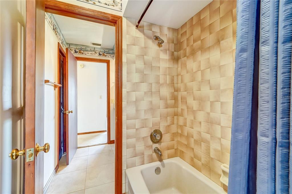 В аренду: $5,000 (5 спален, 3 ванн, 4981 Квадратных фут)