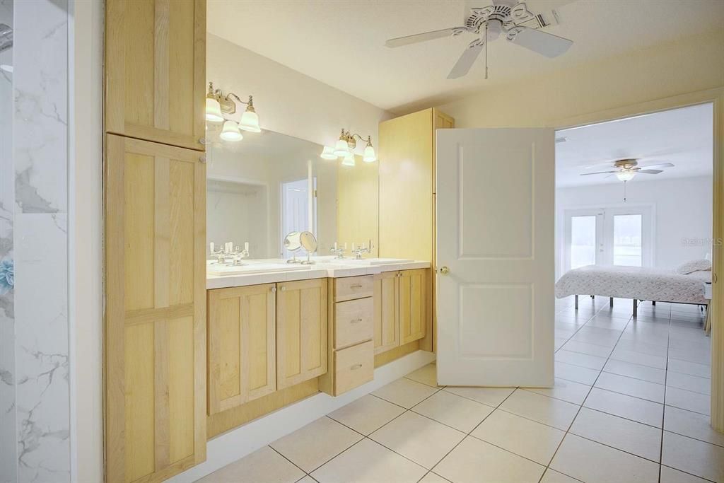 For Sale: $449,900 (3 beds, 3 baths, 3246 Square Feet)