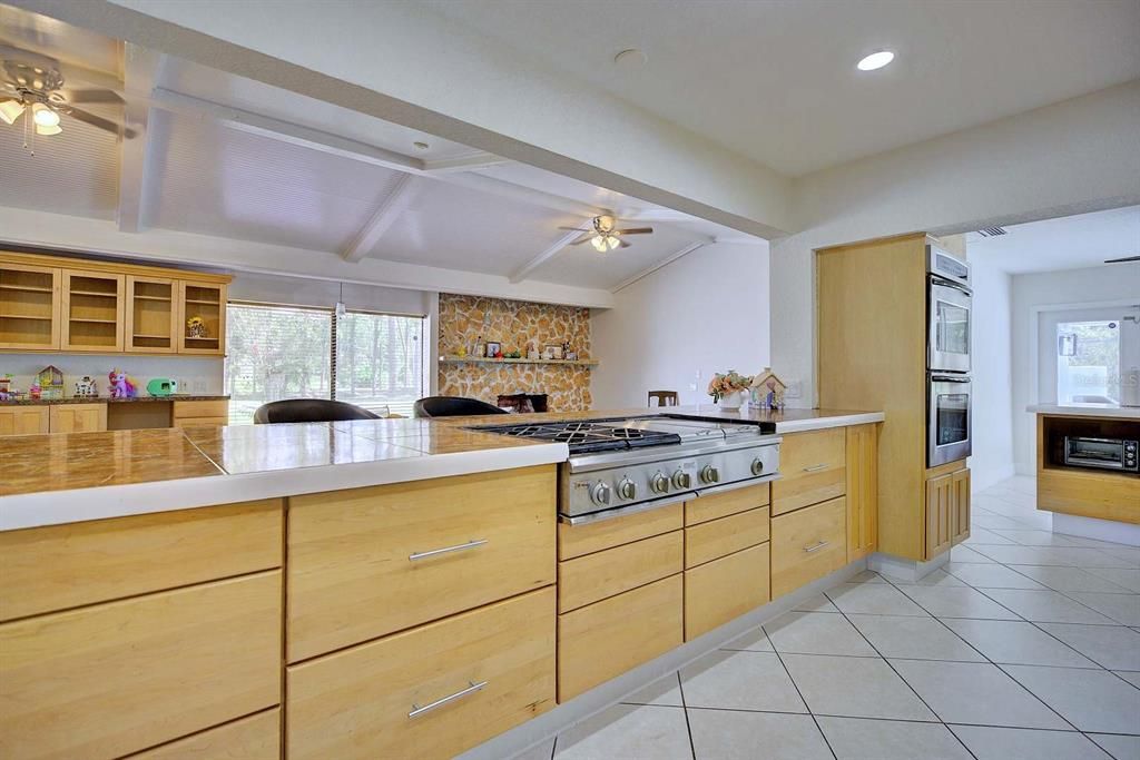 For Sale: $449,900 (3 beds, 3 baths, 3246 Square Feet)