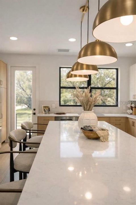 For Rent: $4,350 (3 beds, 3 baths, 2053 Square Feet)