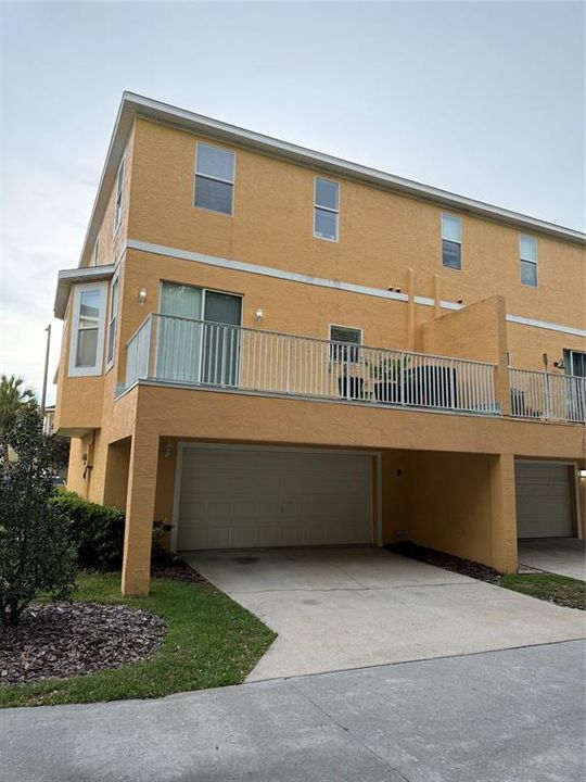For Rent: $2,600 (3 beds, 2 baths, 1793 Square Feet)