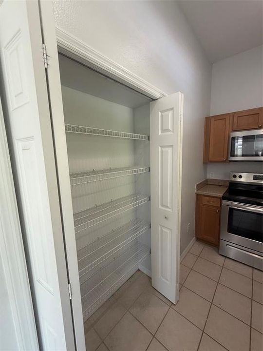 For Rent: $2,600 (3 beds, 2 baths, 1793 Square Feet)