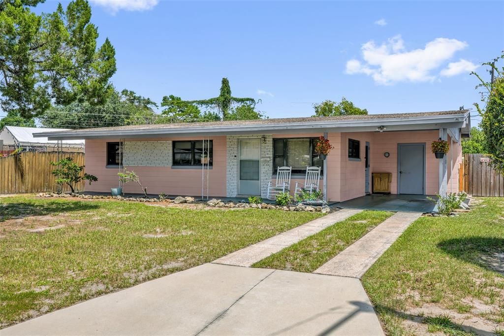 For Sale: $254,900 (3 beds, 1 baths, 888 Square Feet)
