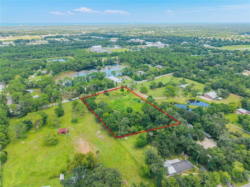 待售: $275,000 (2.86 acres)