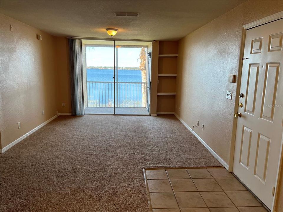 For Rent: $1,450 (1 beds, 1 baths, 671 Square Feet)