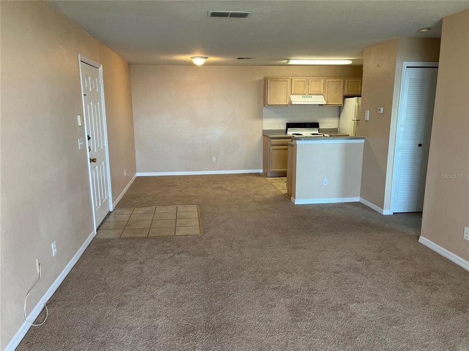 For Rent: $1,450 (1 beds, 1 baths, 671 Square Feet)