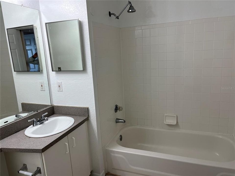 For Rent: $1,450 (1 beds, 1 baths, 671 Square Feet)