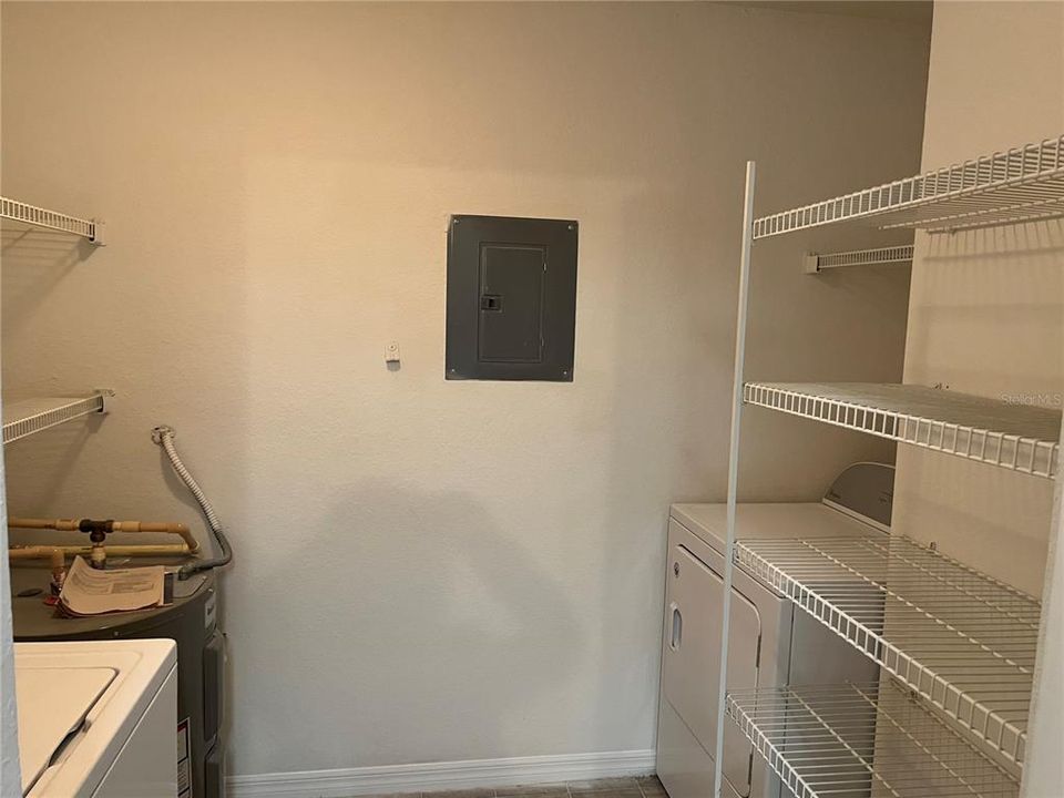 For Rent: $1,450 (1 beds, 1 baths, 671 Square Feet)