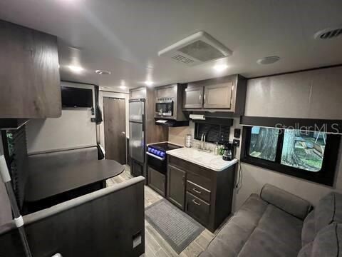 На продажу: $598,000 (3 спален, 2 ванн, 1190 Квадратных фут)