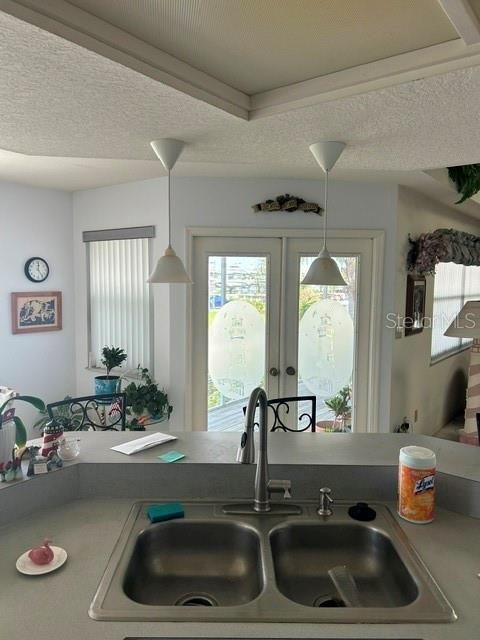 For Sale: $400,000 (2 beds, 2 baths, 1520 Square Feet)