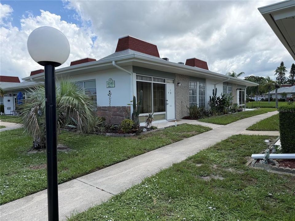 For Sale: $110,000 (2 beds, 1 baths, 768 Square Feet)