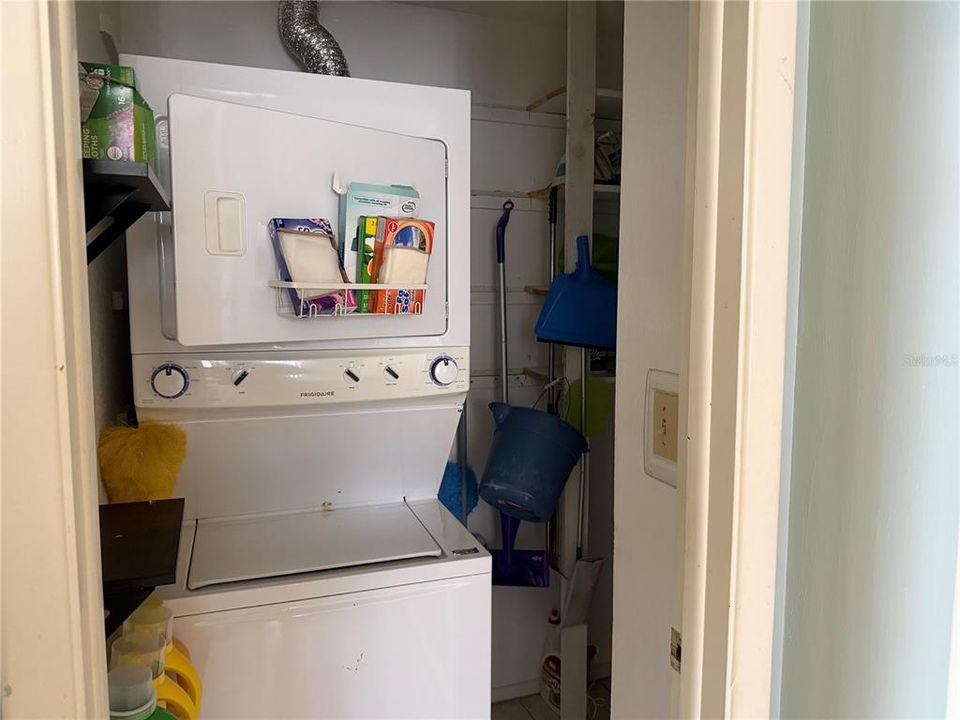 For Sale: $110,000 (2 beds, 1 baths, 768 Square Feet)