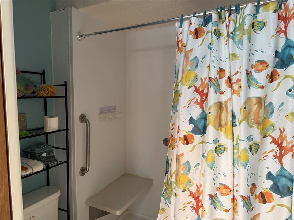 For Sale: $110,000 (2 beds, 1 baths, 768 Square Feet)
